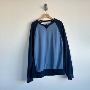 Tommy Hilfiger Small Embroided Logo crewneck sweatshirt Size XL